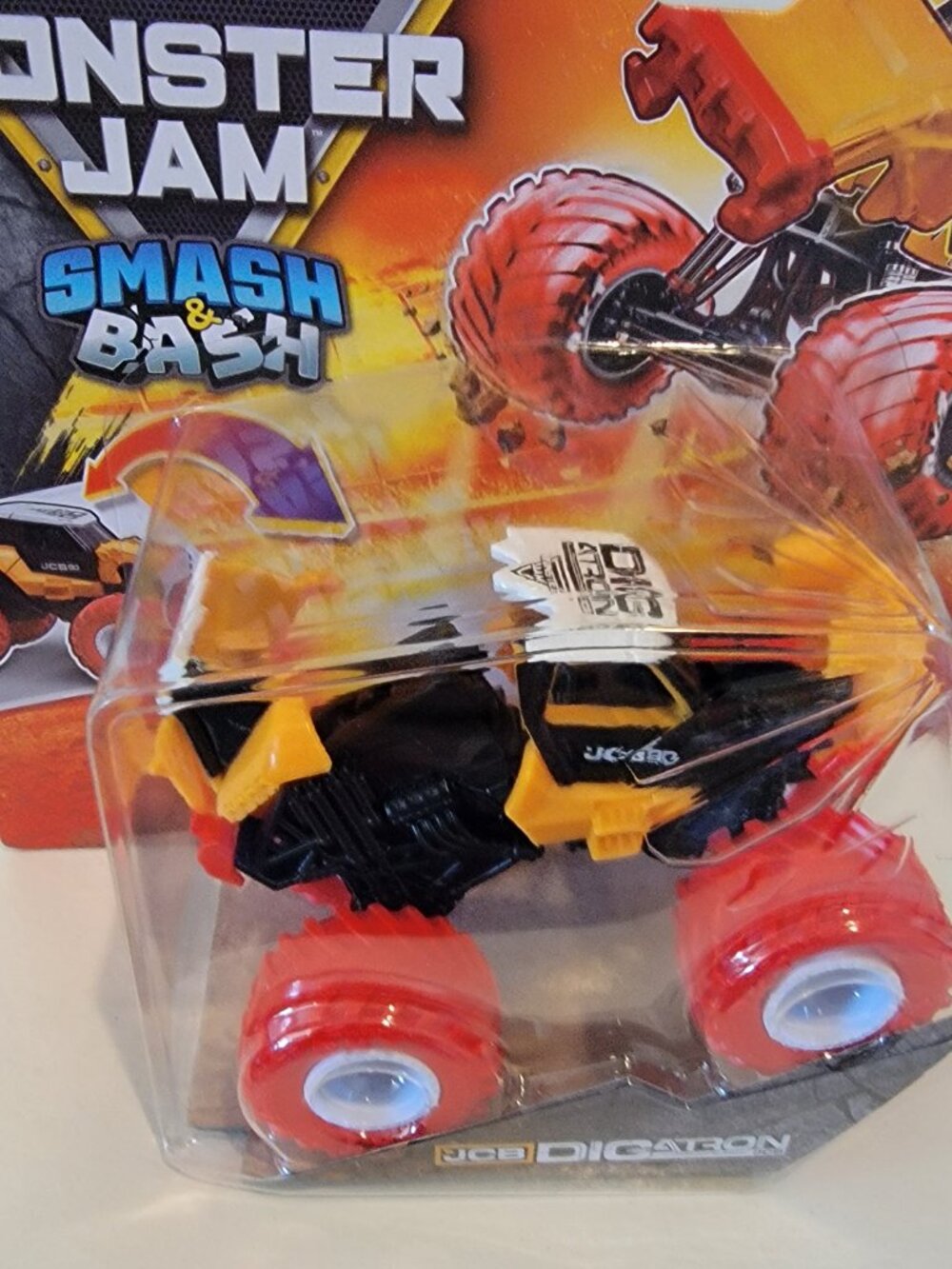 JCB Digatron Smash & Bash